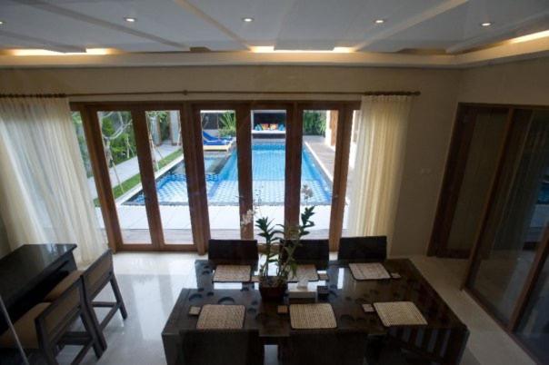 Villa Travis เซมินยัค ภายนอก รูปภาพ